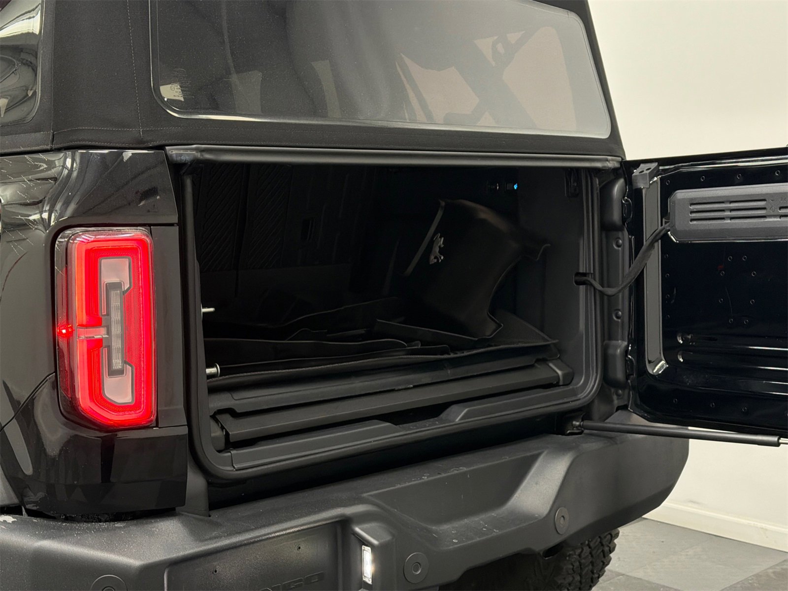 Used 2024 Ford Bronco Wildtrak image 8