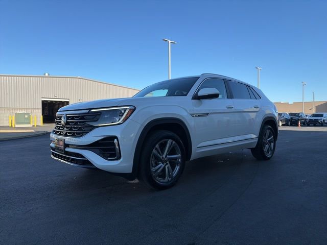 Used 2024 Volkswagen Atlas Cross Sport SEL R-Line image 3