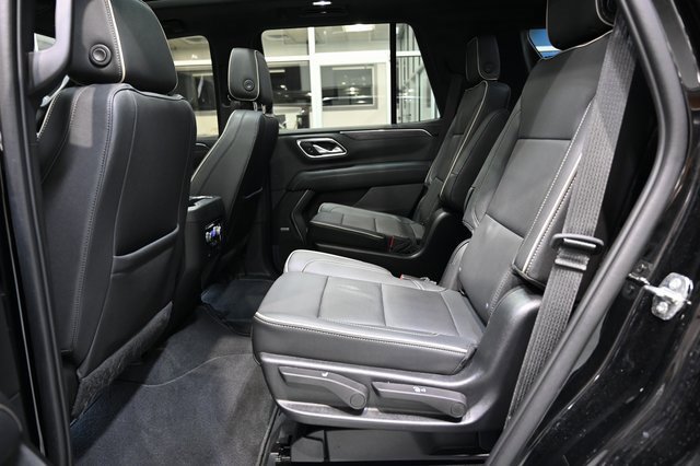 Used 2022 GMC Yukon SLT w/ SLT Premium Package image 11