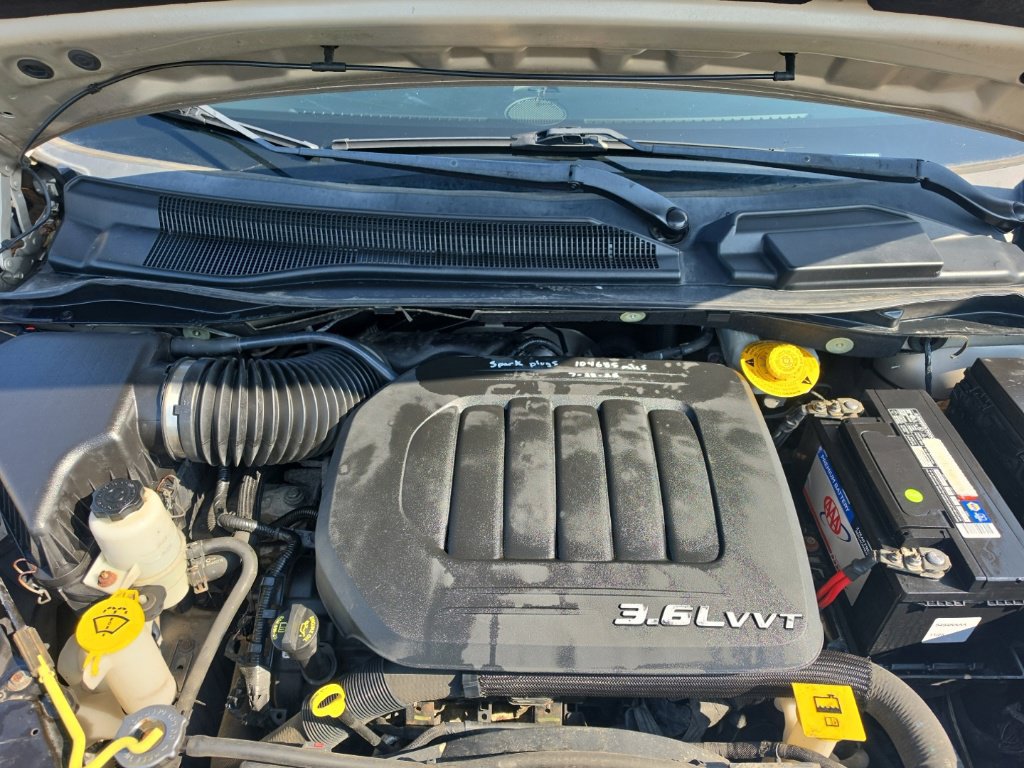Used 2015 Dodge Grand Caravan SXT w/ Rear Park Assist Package FWD image 12