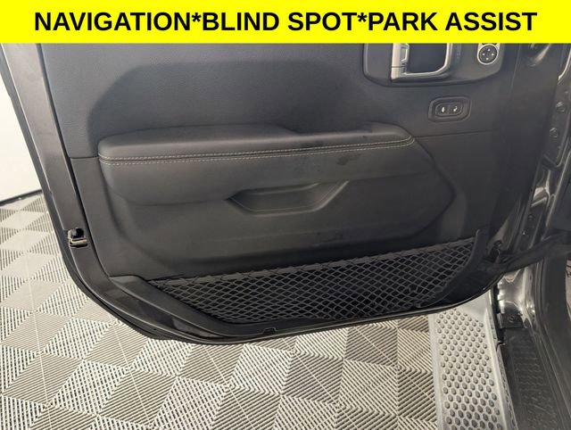 Used 2018 Jeep Wrangler Unlimited Sahara image 10