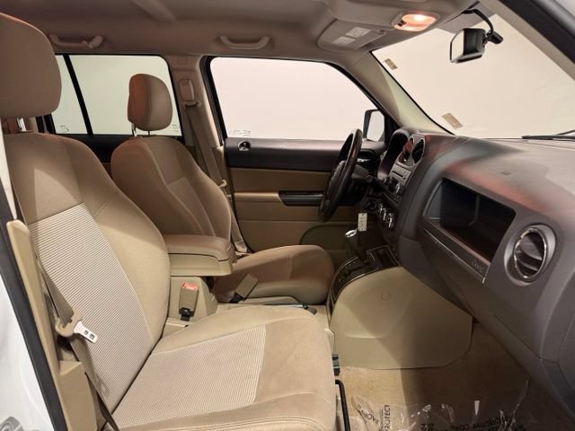 Used 2017 Jeep Patriot Latitude FWD image 21
