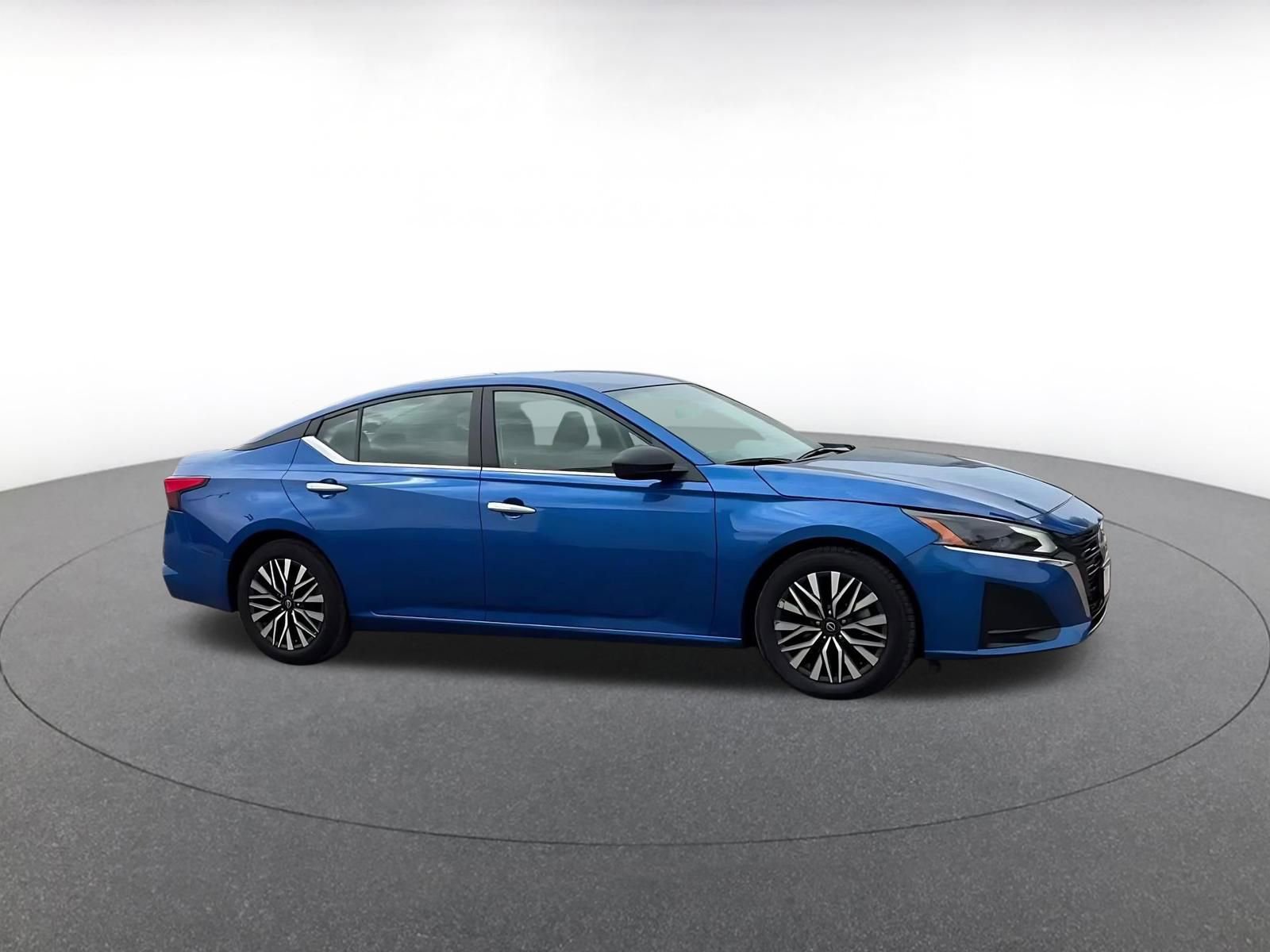 Used 2025 Nissan Altima 2.5 SV FWD video 2