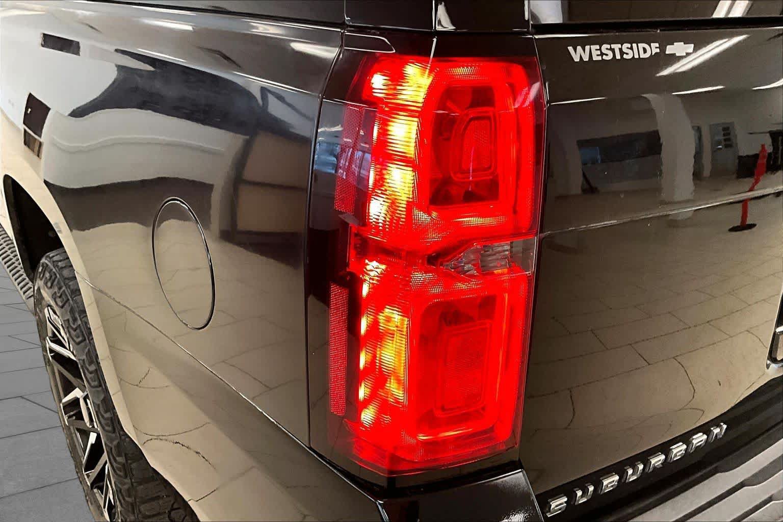 Used 2020 Chevrolet Suburban LT AWD/4WD image 27