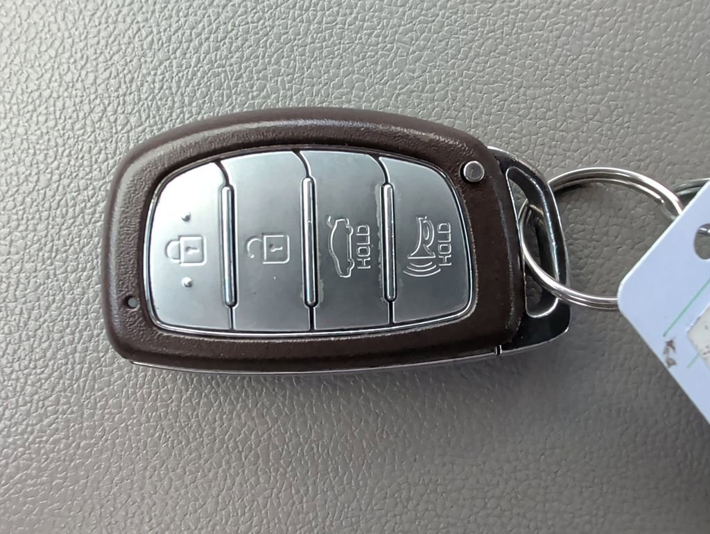 Used 2019 Hyundai Elantra Value Edition w/ Cargo Package FWD image 18