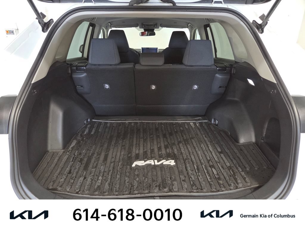 Used 2023 Toyota RAV4 LE FWD image 20