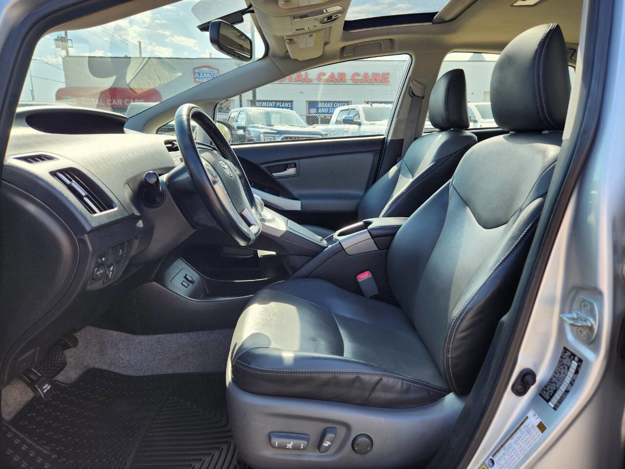 Used 2012 Toyota Prius Four w/ Deluxe Solar Roof Pkg FWD image 11