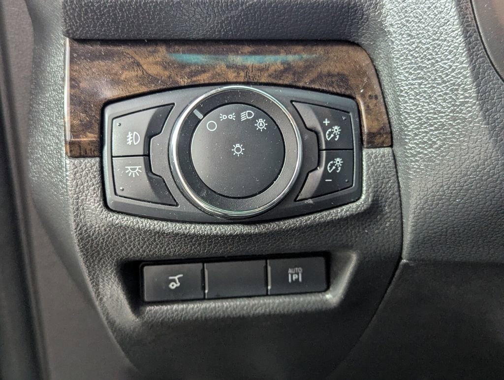 Used 2015 Ford Explorer Limited w/ Equipment Group 302A FWD image 15