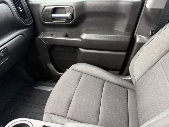 Used 2025 Chevrolet Silverado 1500 Custom image 18