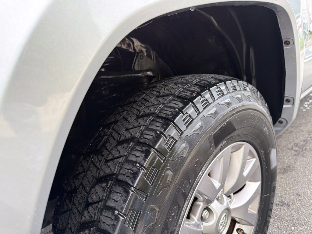 Used 2017 Toyota Tacoma SR5 w/ Tow Package AWD/4WD image 11