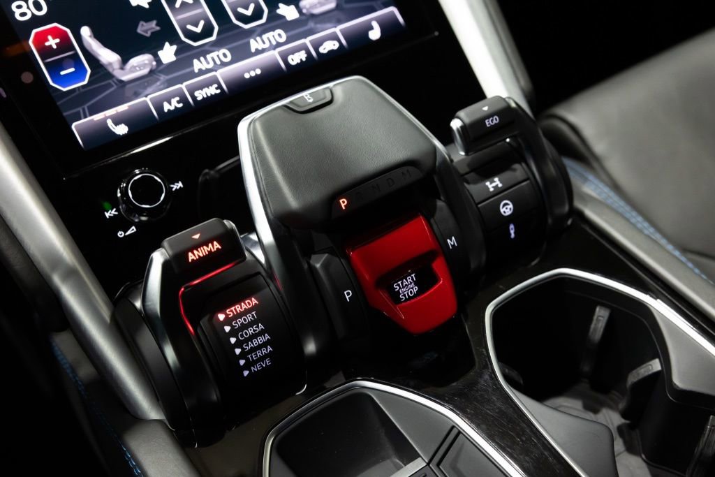 Used 2020 Lamborghini Urus image 35