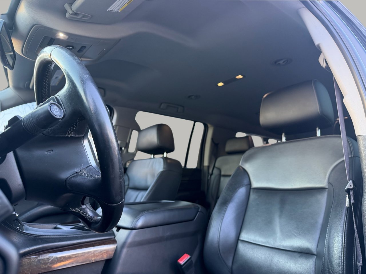 Used 2016 Chevrolet Suburban LT RWD image 17