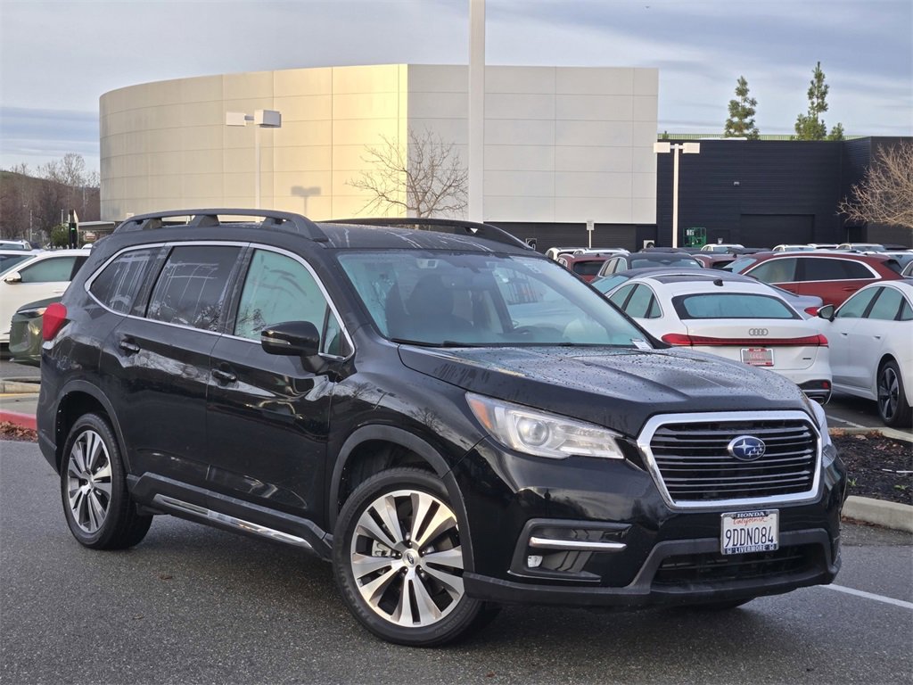 Used 2022 Subaru Ascent Limited image 1