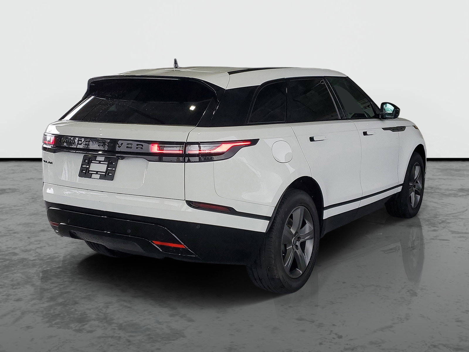 Used 2025 Land Rover Range Rover Velar Dynamic SE AWD/4WD image 2