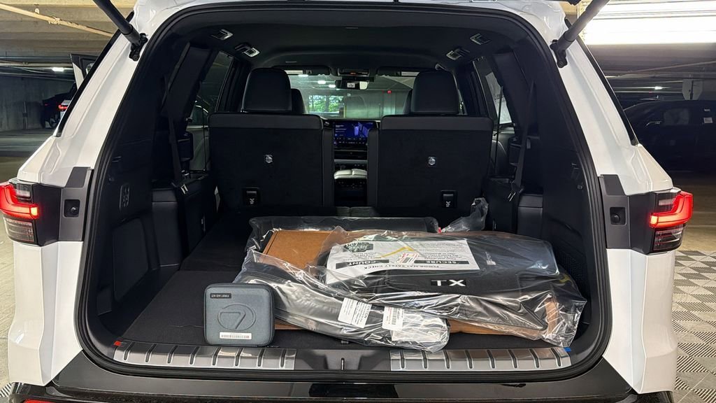 New 2026 Lexus TX 500h AWD image 8
