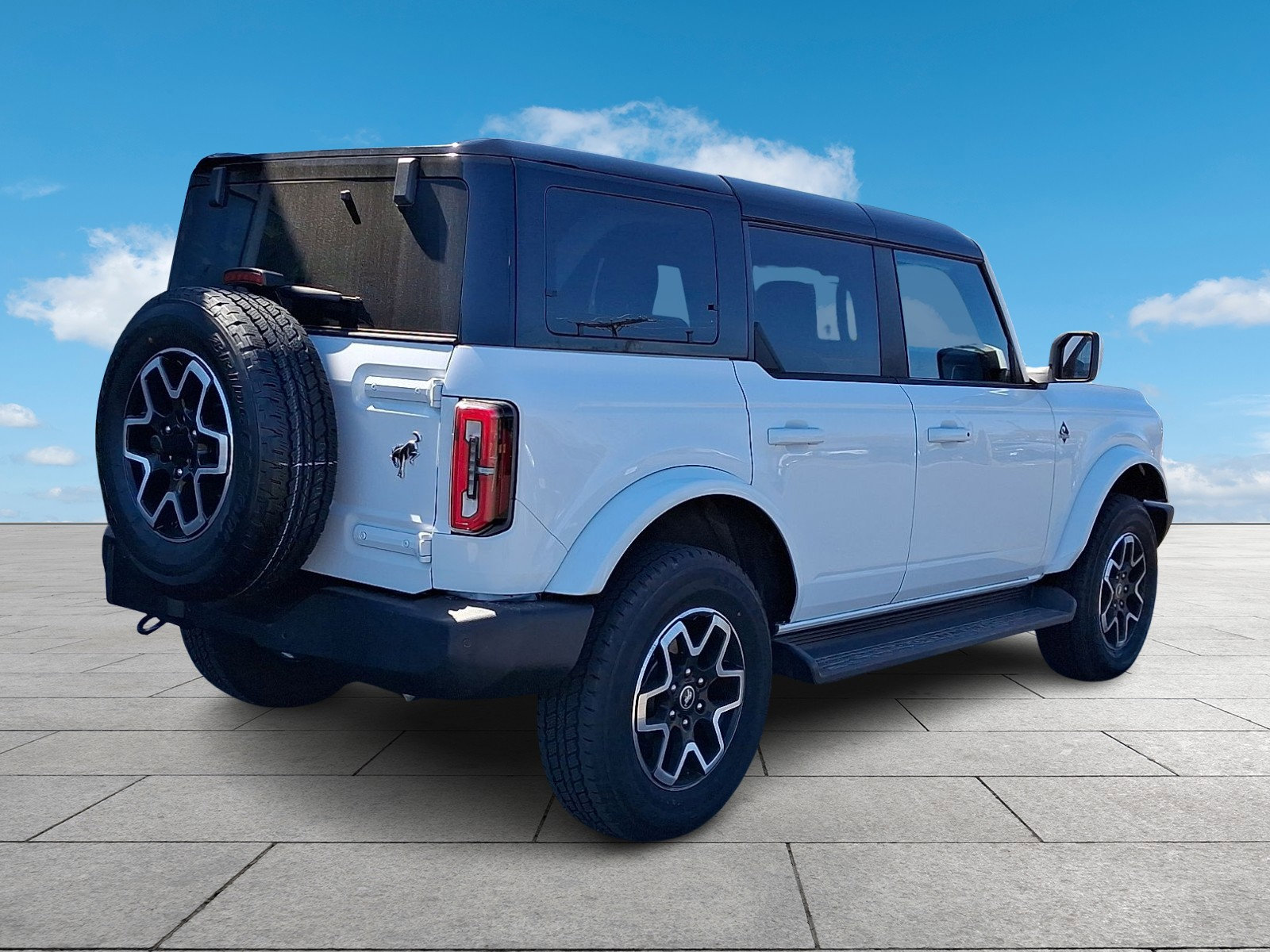 Used 2025 Ford Bronco Outer Banks image 6