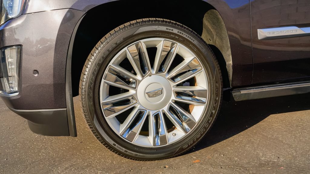 Used 2018 Cadillac Escalade ESV Platinum AWD/4WD image 7