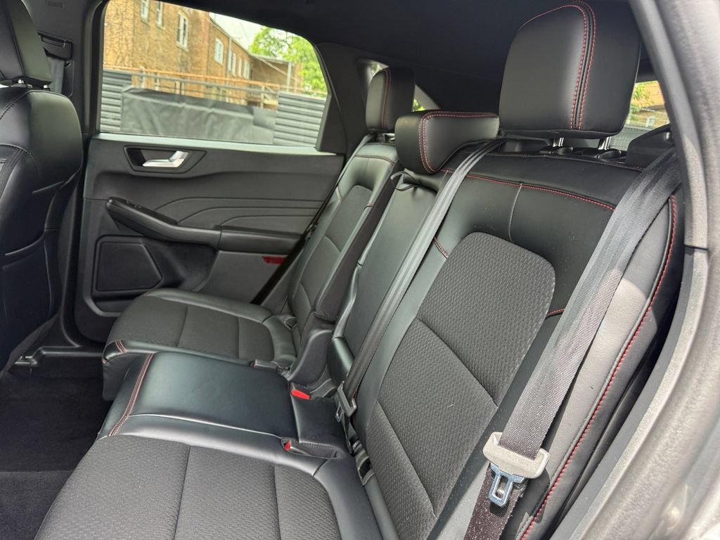 Used 2025 Ford Escape ST-Line AWD/4WD image 25