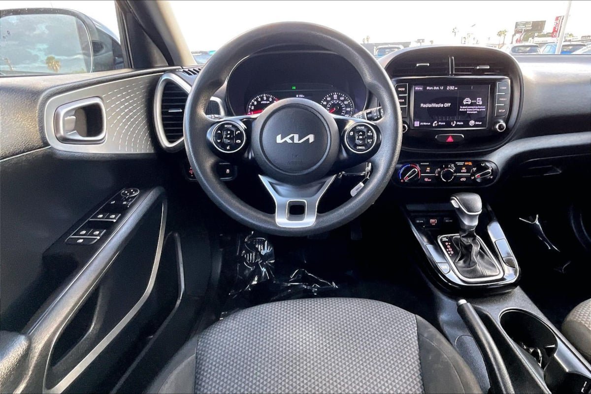 Used 2022 Kia Soul LX w/ Technology Package FWD image 5