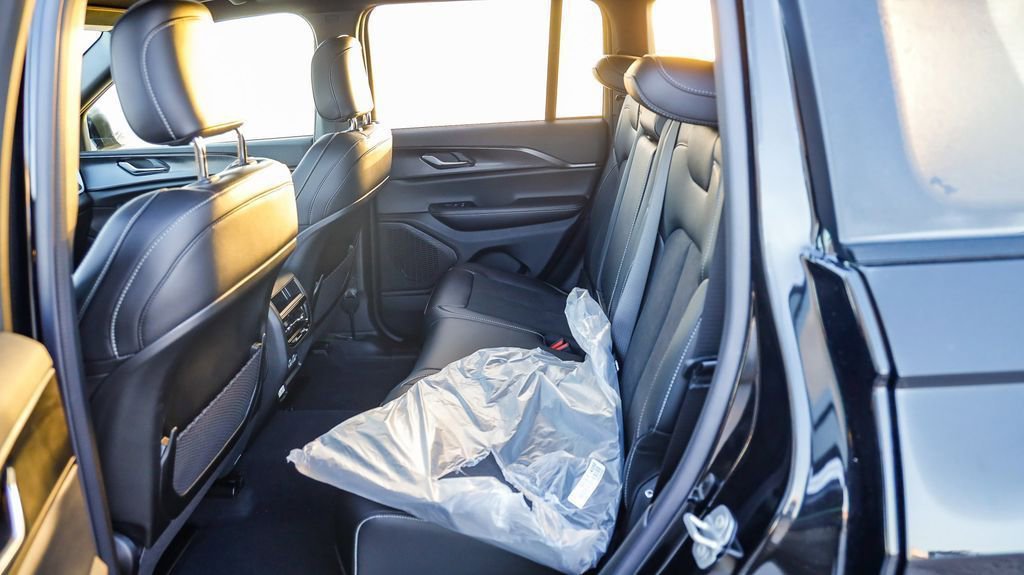 New 2025 Jeep Grand Cherokee Altitude image 47