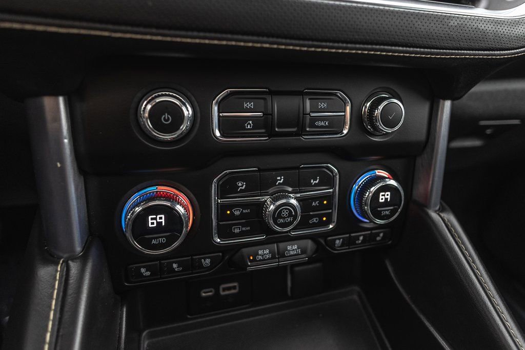 Used 2023 GMC Yukon XL SLT image 13