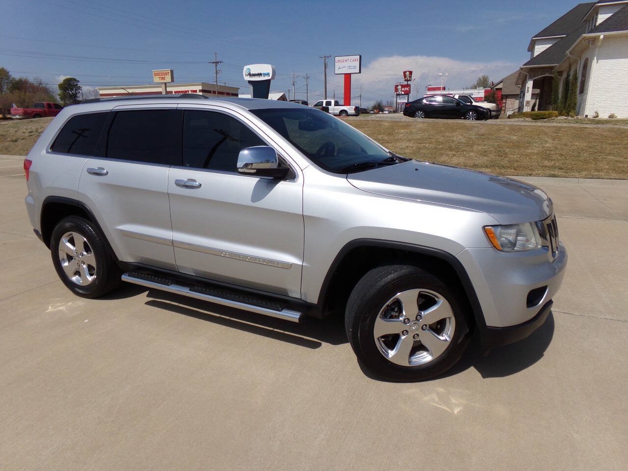 Used 2011 Jeep Grand Cherokee Limited RWD image 12