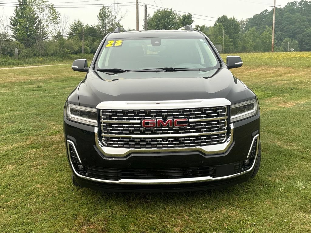 Used 2023 GMC Acadia Denali w/ Denali Technology Package AWD/4WD image 3