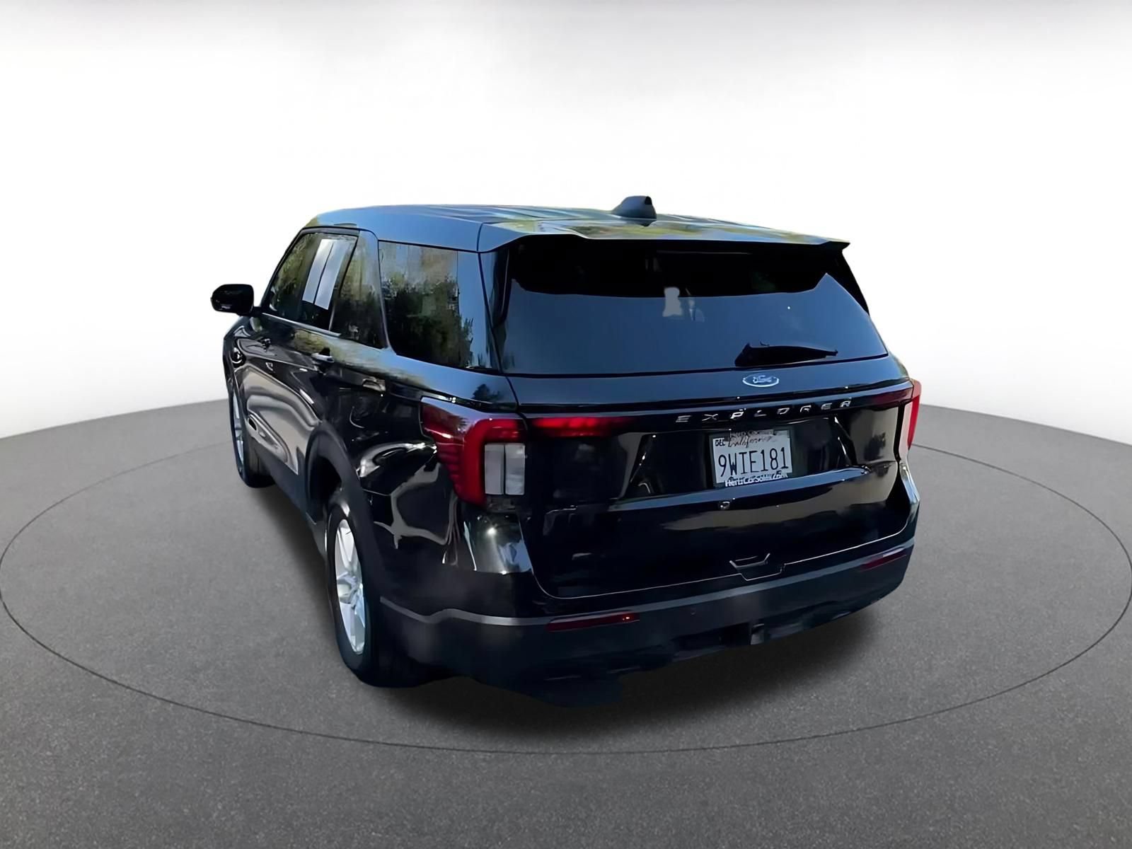 Used 2026 Ford Explorer Active RWD image 10