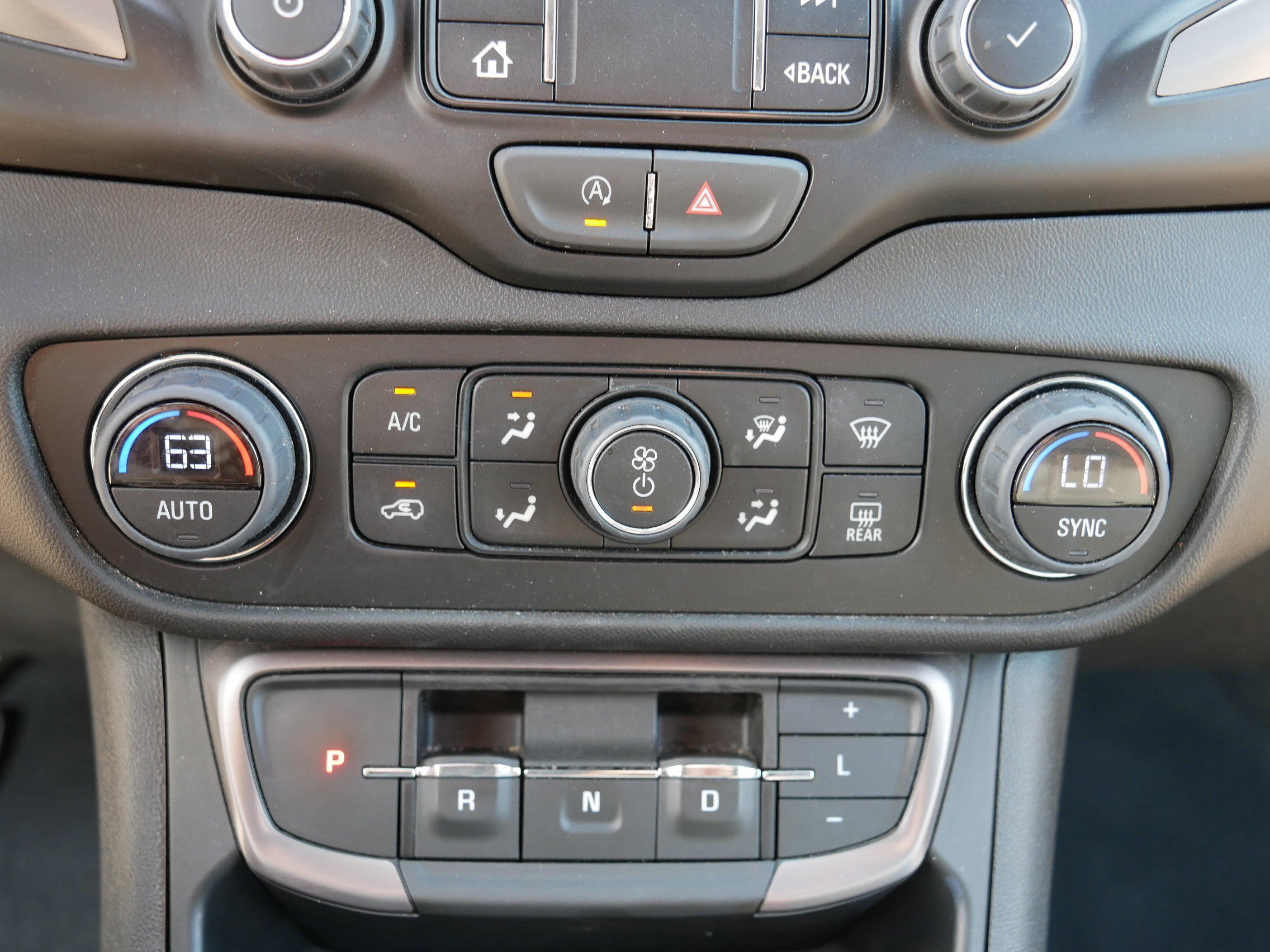 Used 2023 GMC Terrain AT4 AWD/4WD image 27