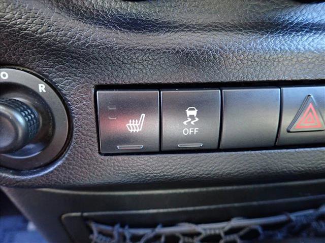 Used 2012 Jeep Wrangler Sahara w/ Connectivity Group AWD/4WD image 18