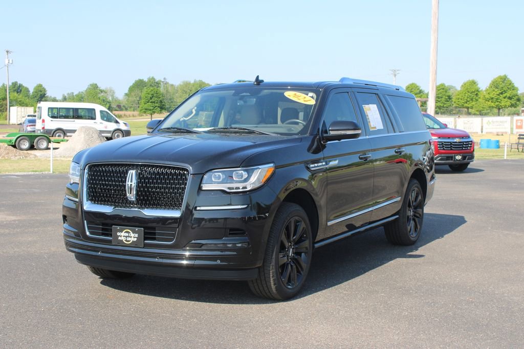Used 2024 Lincoln Navigator L Reserve AWD/4WD image 4