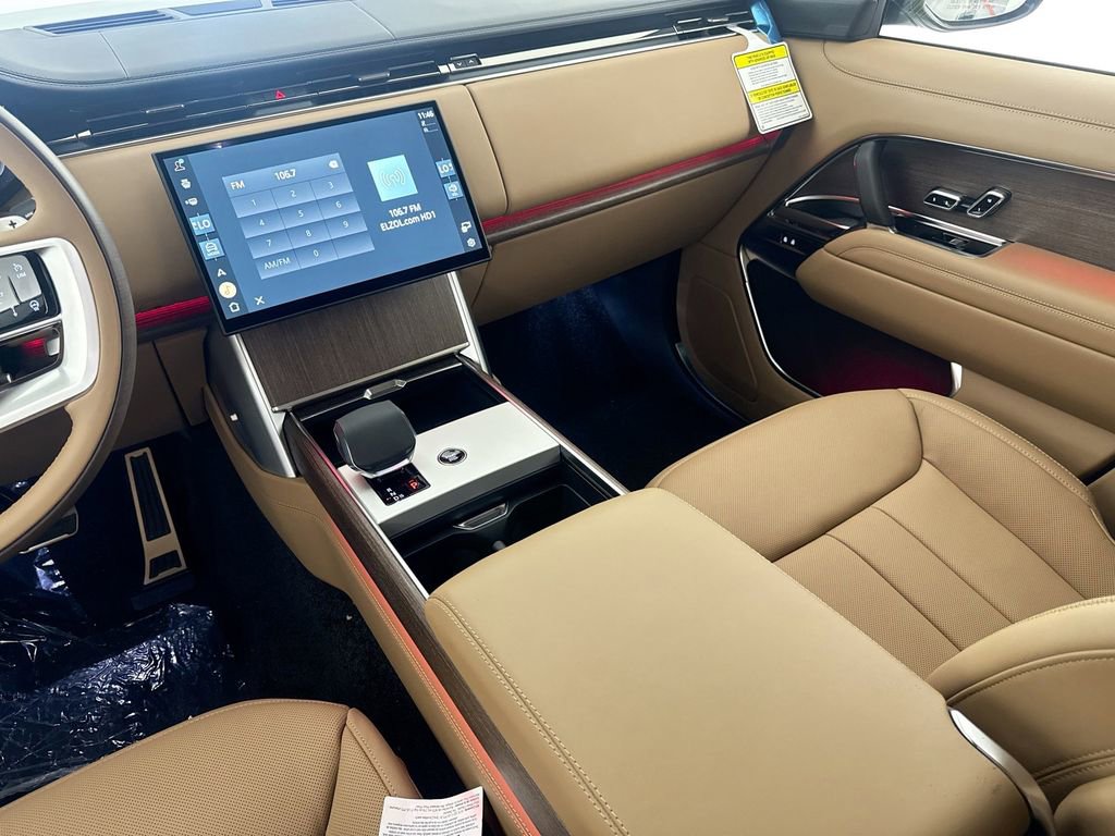 New 2026 Land Rover Range Rover Long Wheelbase SE AWD/4WD image 24