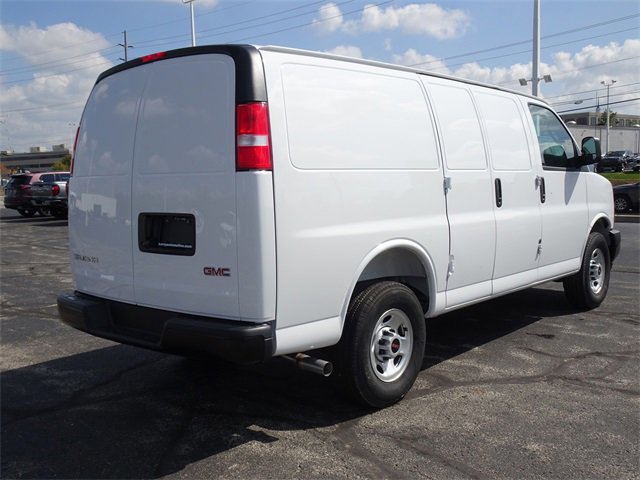 New 2025 GMC Savana 3500 w/ Driver Convenience Package image 7