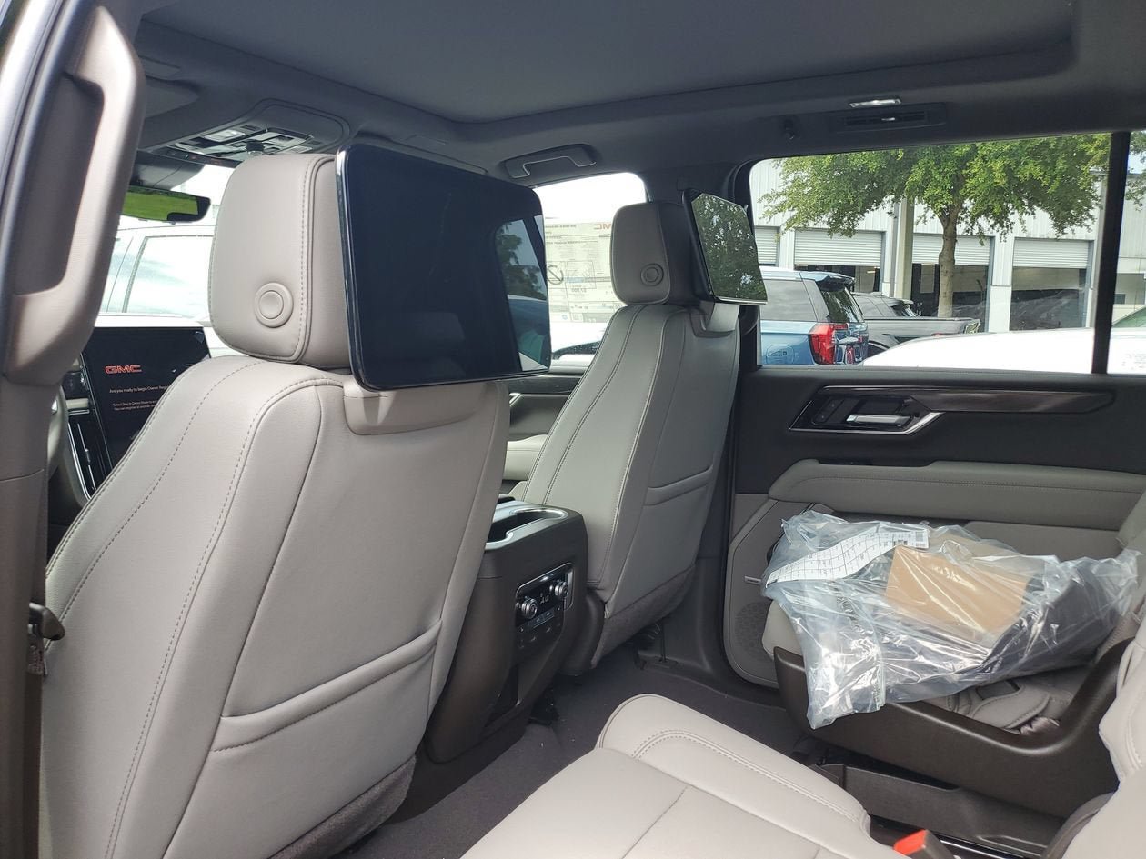 New 2026 GMC Yukon XL Elevation w/ Elevation Premium Package AWD/4WD image 10