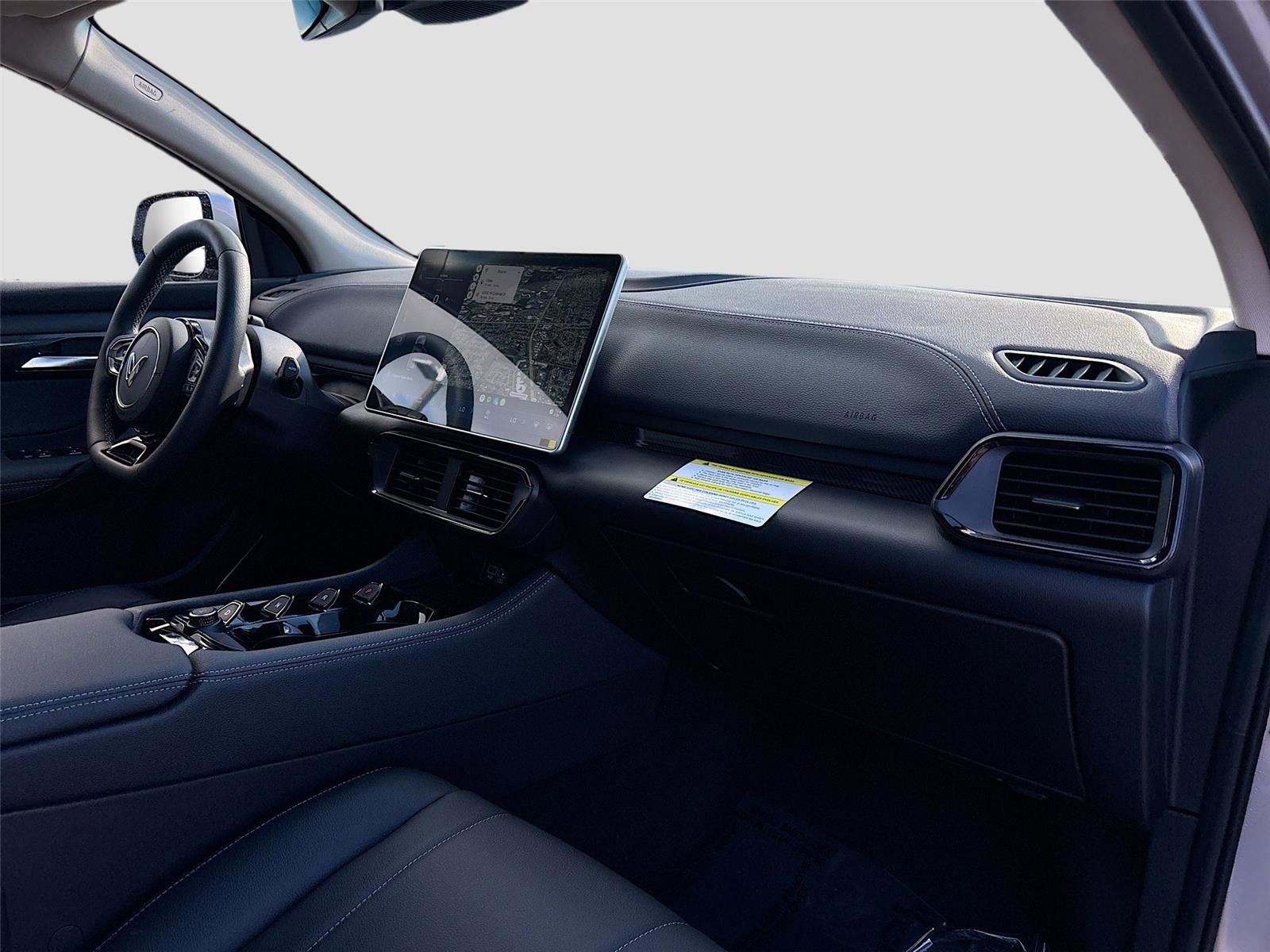 New 2025 VinFast VF 8 Eco image 28