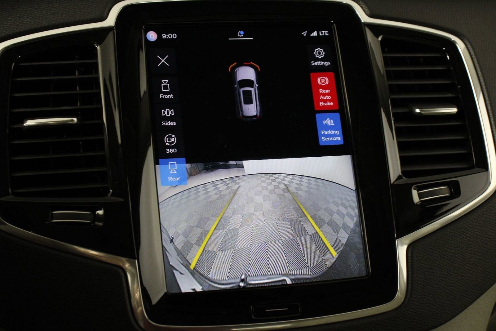 Used 2023 Volvo XC90 B6 Plus AWD/4WD image 13