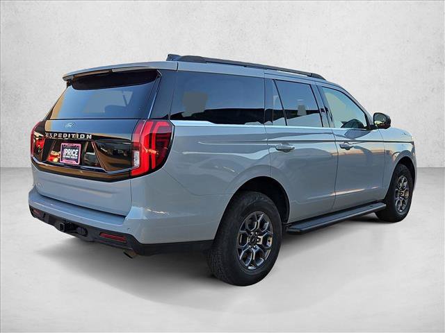 Used 2025 Ford Expedition Active RWD image 5