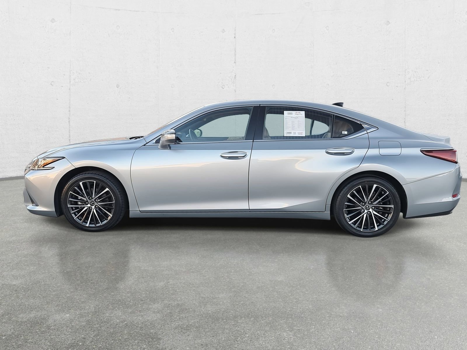 Used 2023 Lexus ES 350 w/ Premium Package image 8