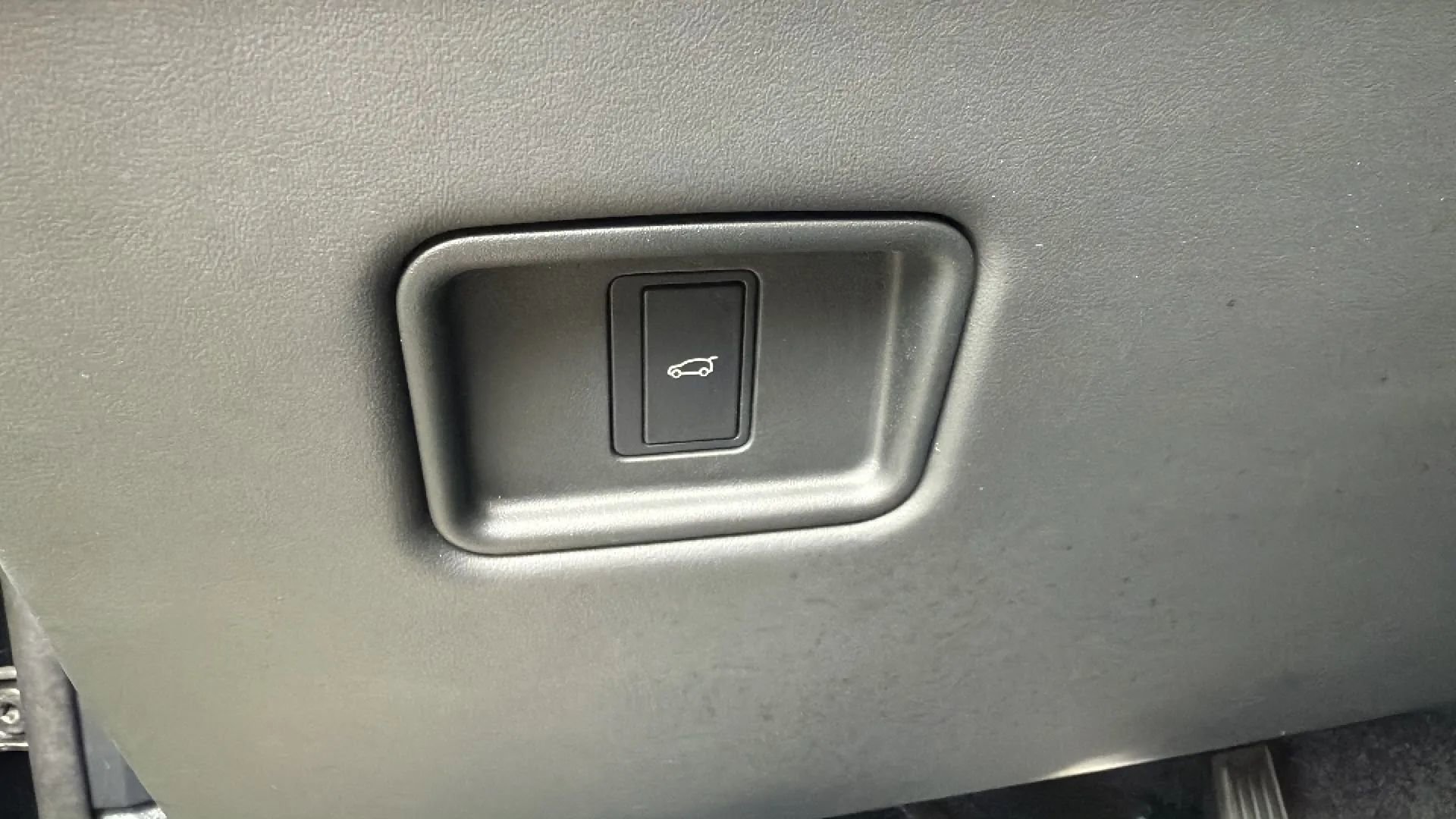 Used 2024 Land Rover Range Rover SE image 57