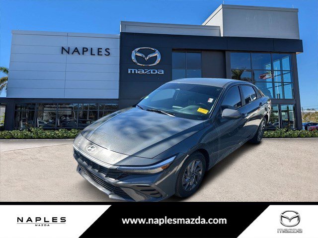 Used 2024 Hyundai Elantra SEL image 1