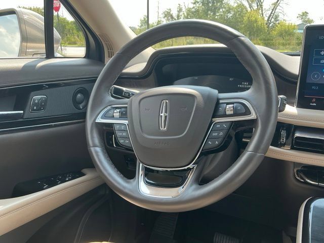Used 2021 Lincoln Nautilus Reserve AWD/4WD image 22