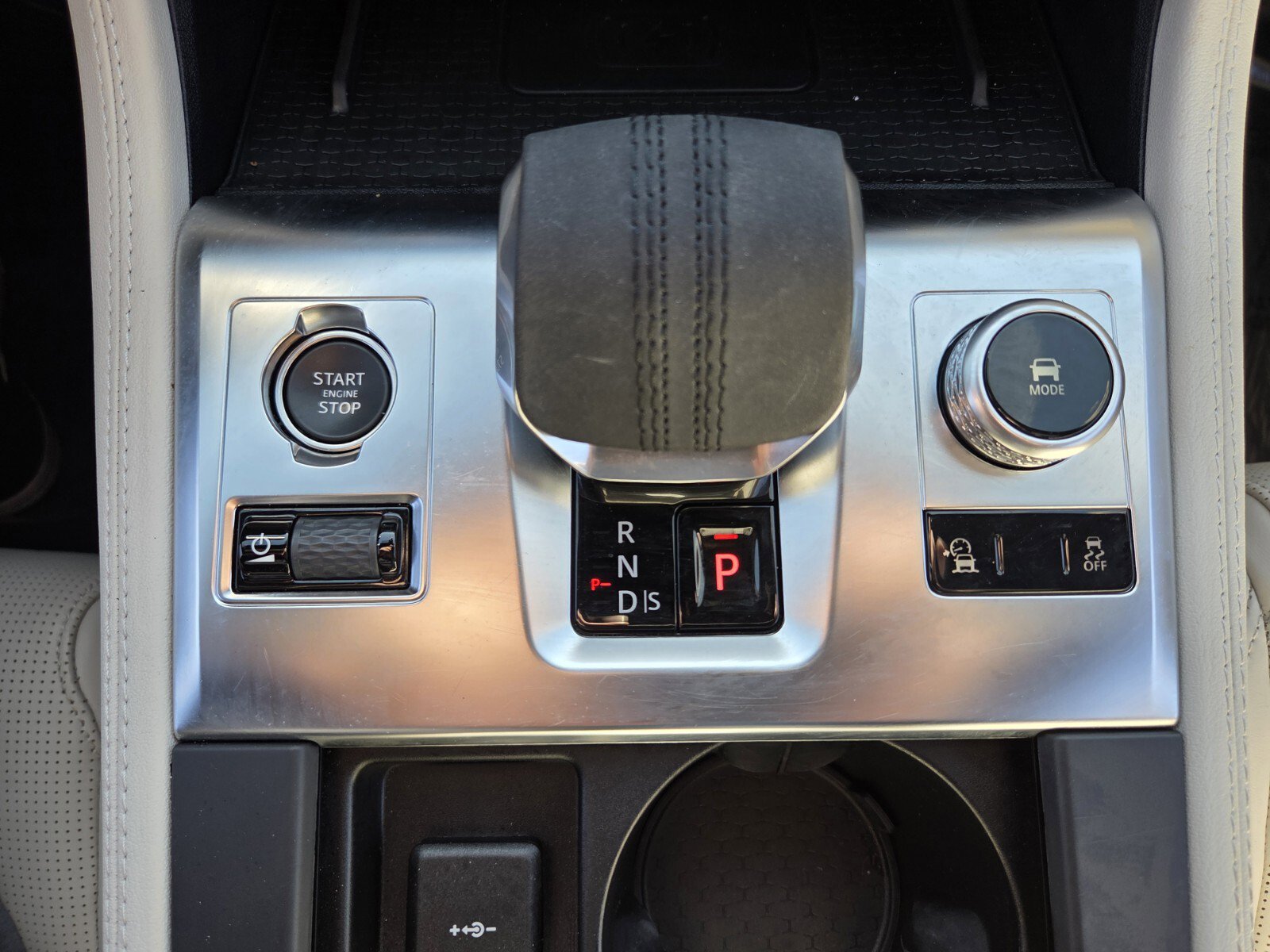 Used 2026 Jaguar F-PACE R-Dynamic S image 24