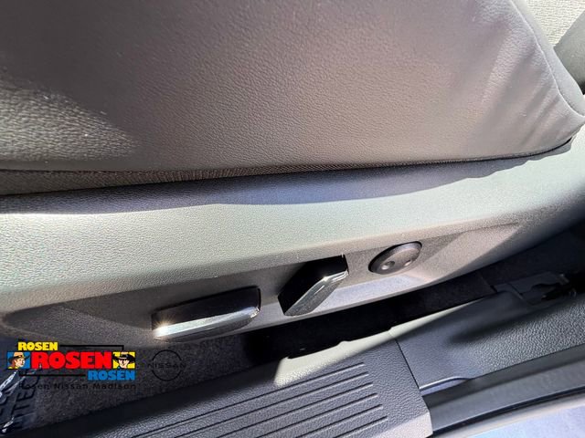 Used 2026 Nissan Rogue SV w/ SV Premium Package AWD/4WD image 25