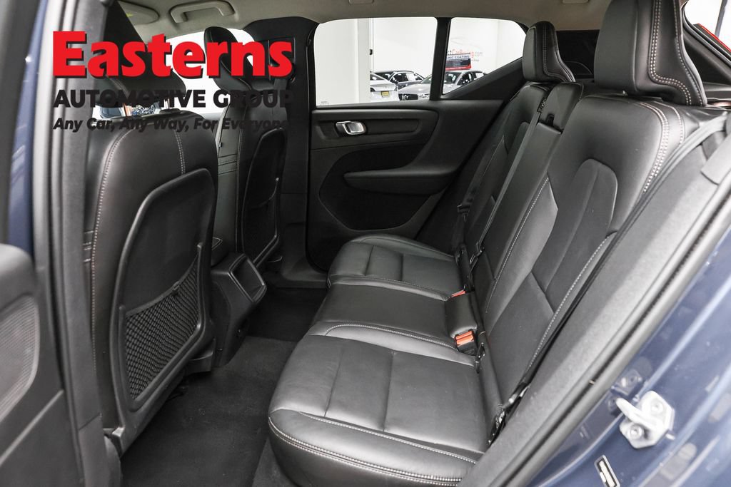 Used 2021 Volvo XC40 T5 Momentum AWD/4WD image 23