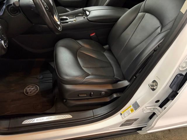 Used 2020 Buick Envision Essence FWD image 30