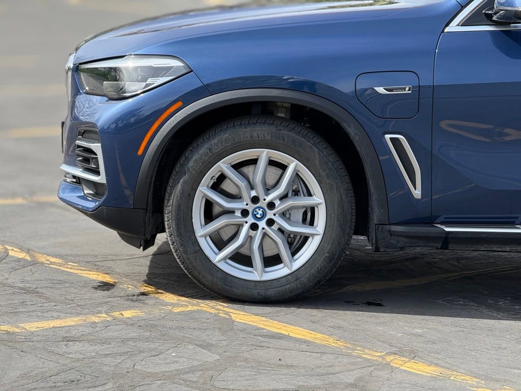 Used 2023 BMW X5 xDrive45e w/ Climate Comfort Package image 8
