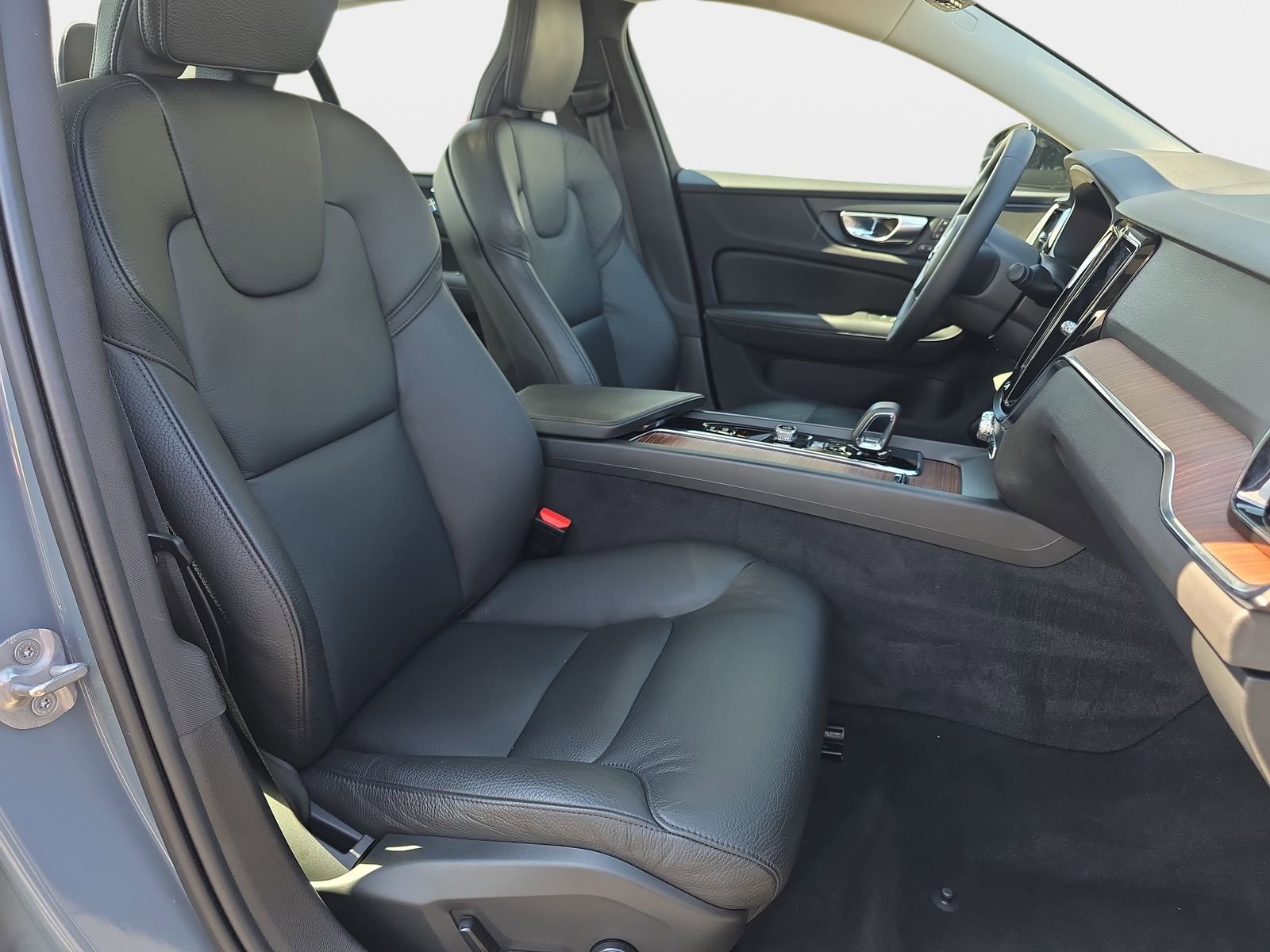 Used 2024 Volvo S60 B5 Plus image 10