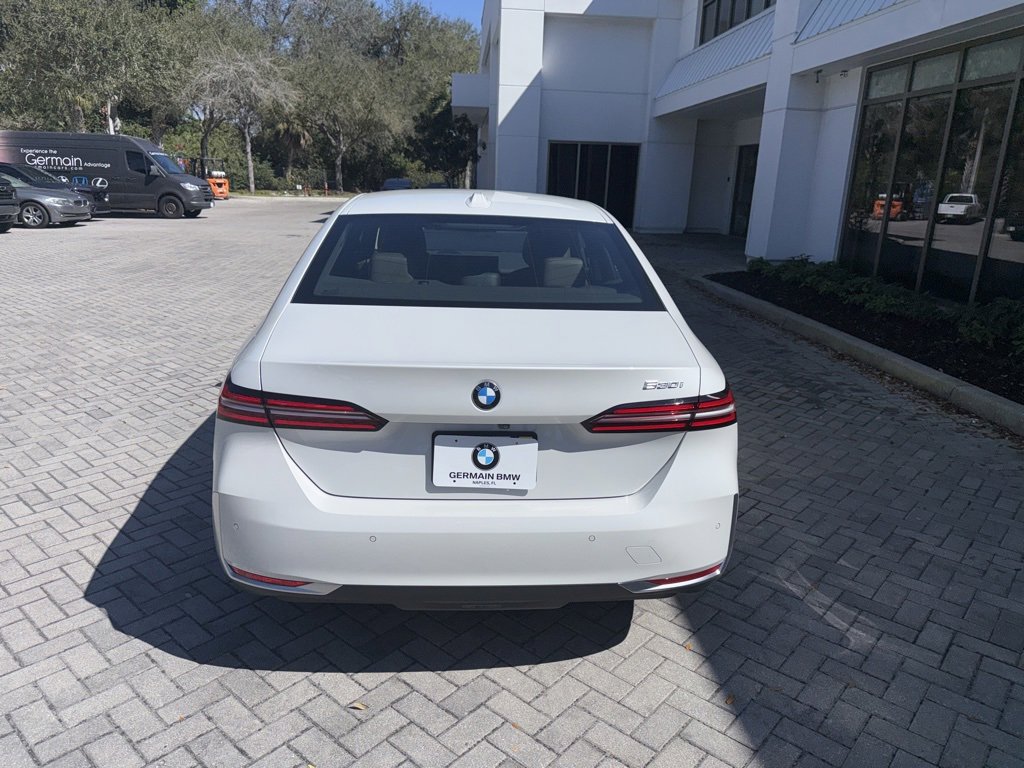 Certified 2024 BMW 530i w/ Luxury Seating Package image 4