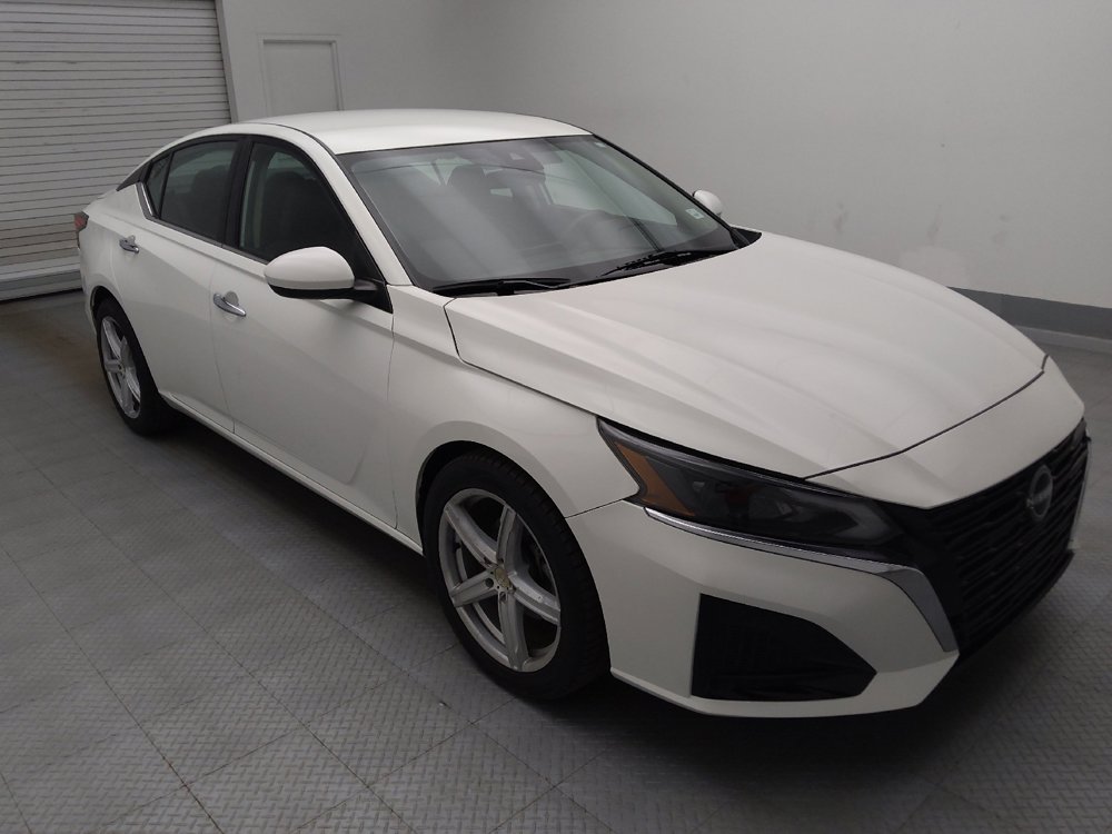 Used 2023 Nissan Altima 2.5 S FWD image 13