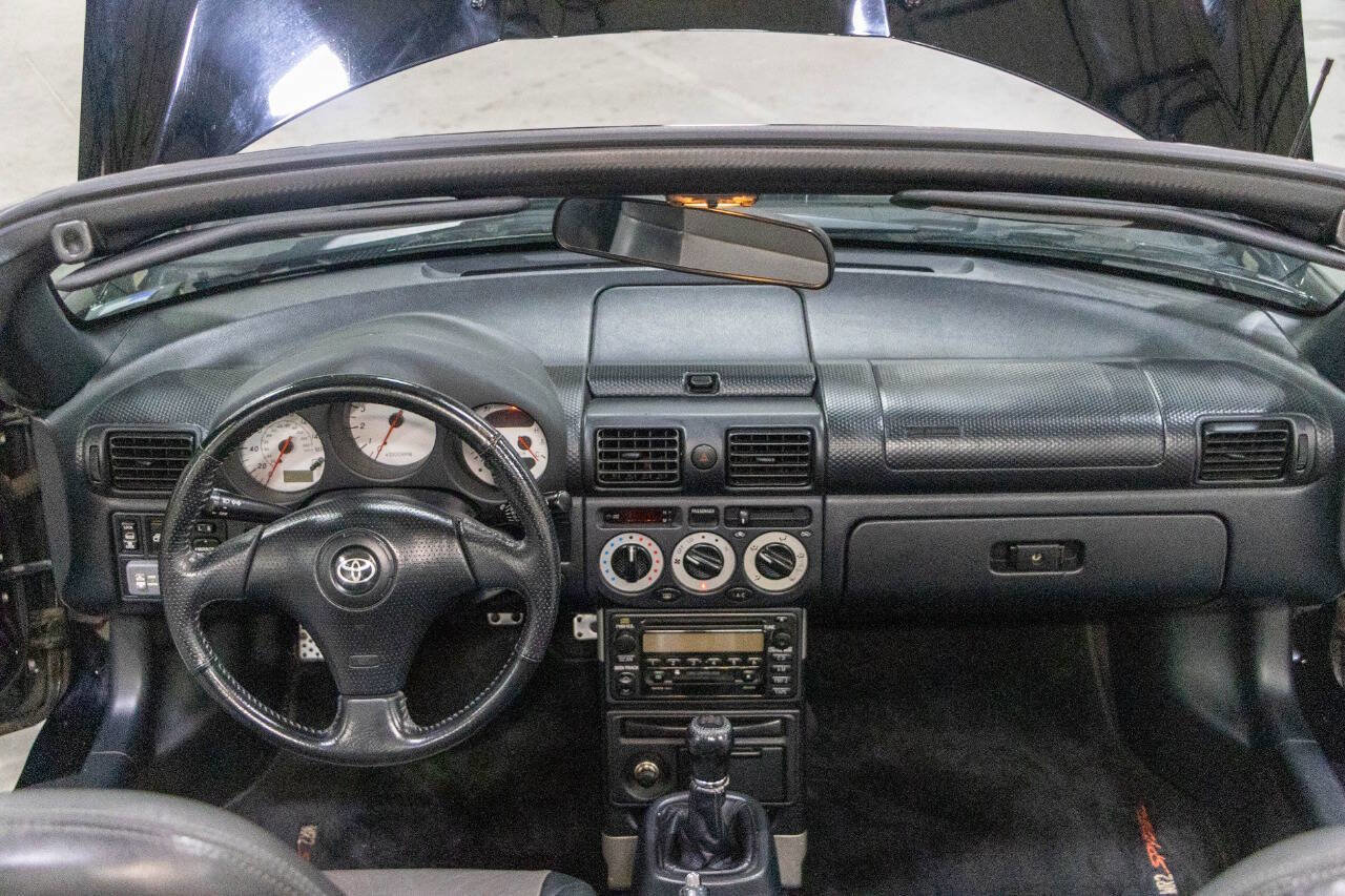 Used 2000 Toyota MR2 RWD image 10